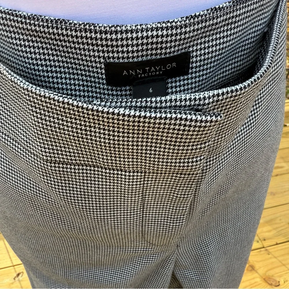 Ann Taylor Factory Black and White Houndstooth Pants EUC - Picture 2 of 4